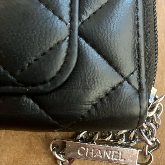 Chanel quilted Zippy wallet - Picture 7 of 16